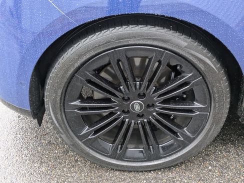 Used 2024 Land Rover Range Rover Autobiography image 11