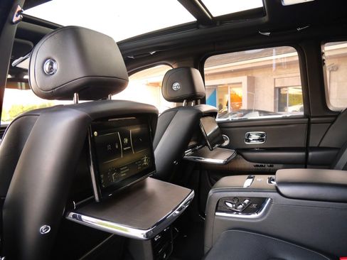 Used 2019 Rolls-Royce Cullinan image 29