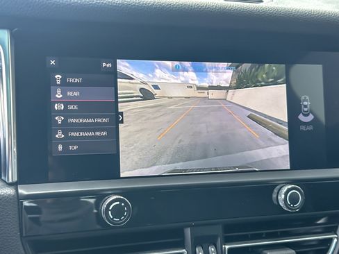 Certified 2023 Porsche Macan AWD/4WD image 20