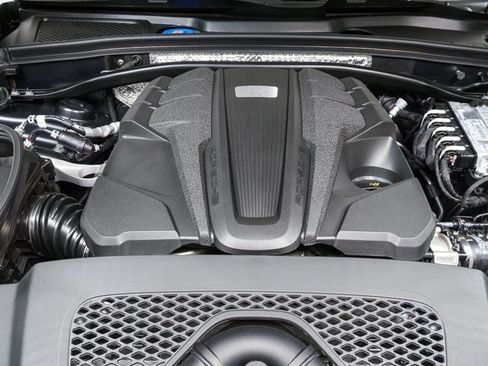 New 2026 Porsche Macan GTS image 36