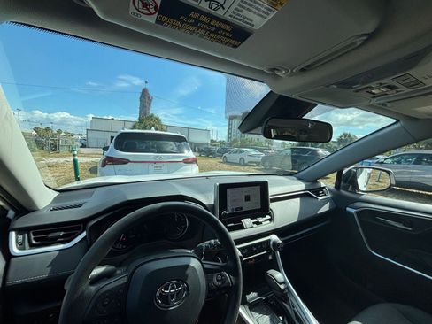 Used 2025 Toyota RAV4 XLE image 34