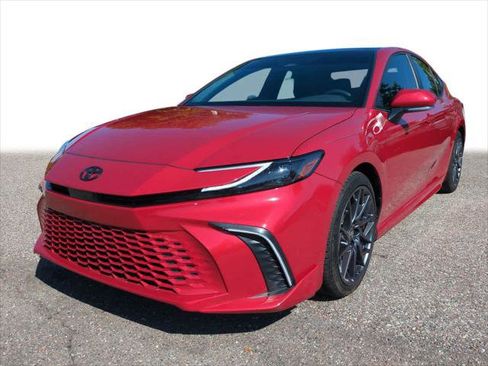 Certified 2025 Toyota Camry XSE FWD image 1
