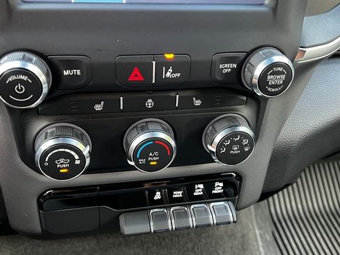 Used 2024 RAM 1500 Big Horn AWD/4WD image 35