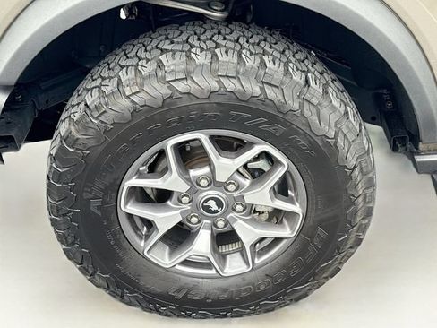 Certified 2025 Ford Bronco Badlands AWD/4WD image 38