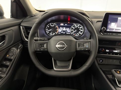 New 2026 Nissan Rogue SV FWD image 17