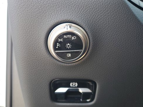 Certified 2025 Mercedes-Benz GLC 300 image 33