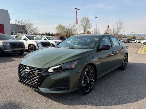 New 2026 Nissan Altima 2.5 SR image 8