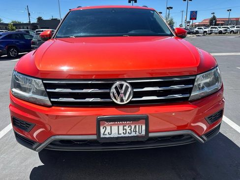 Used 2018 Volkswagen Tiguan SE w/ Panoramic Sunroof Package FWD image 1