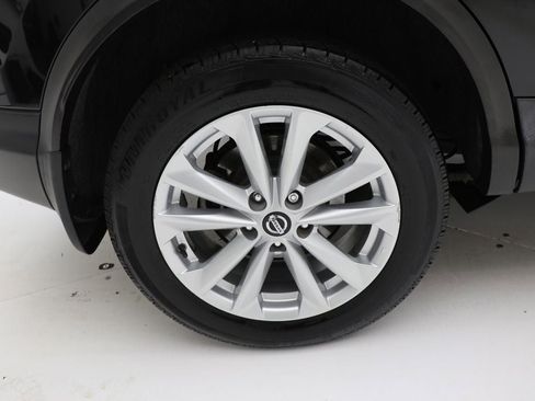 Used 2019 Nissan Rogue Sport SV image 9