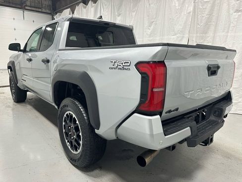 Used 2025 Toyota Tacoma TRD Off-Road w/ TRD Off Road Upgrade Package image 5