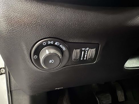 Used 2022 Jeep Compass Latitude AWD/4WD image 22