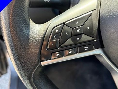 Used 2019 Nissan Rogue Sport S image 14