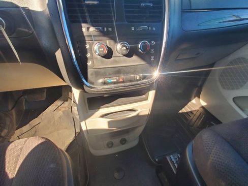 Used 2014 RAM C/V Tradesman FWD image 16