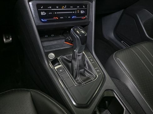 Certified 2023 Volkswagen Tiguan SE R-Line FWD image 39