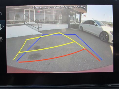 Used 2023 Hyundai Elantra Limited FWD image 17