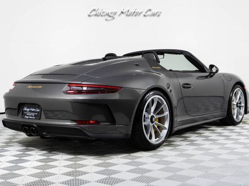 Used 2019 Porsche 911 Speedster RWD image 10