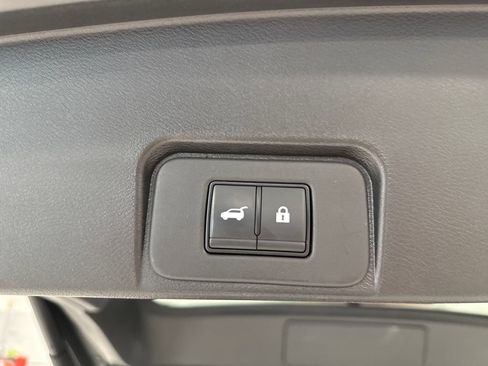 Used 2024 Nissan Rogue SV AWD/4WD image 39