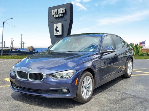 Used 2017 BMW 320i Sedan image 1