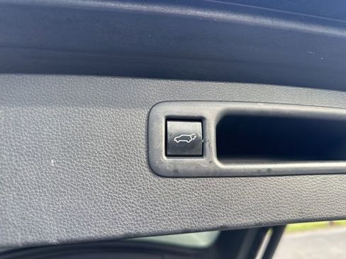 Used 2024 Toyota Highlander LE image 18