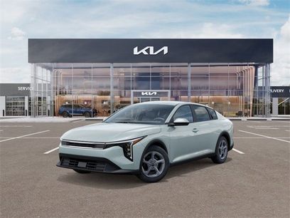 New 2025 Kia K4 LXS