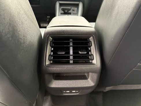 Used 2026 Volkswagen Tiguan SE AWD/4WD image 25