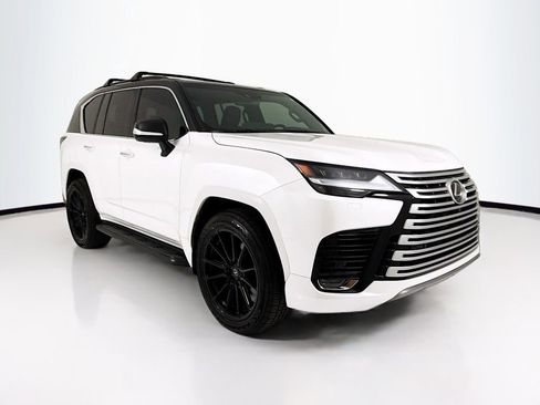 Used 2024 Lexus LX 600 4WD w/ Luxury Package image 9