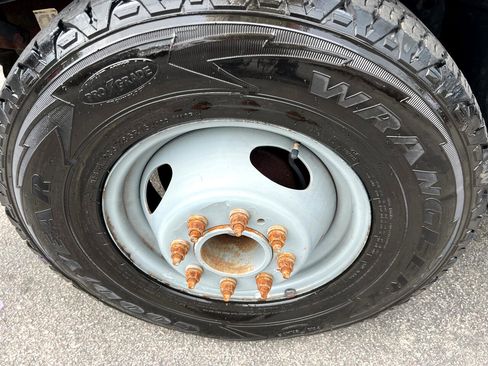 Used 2000 Ford F350 Lariat image 3