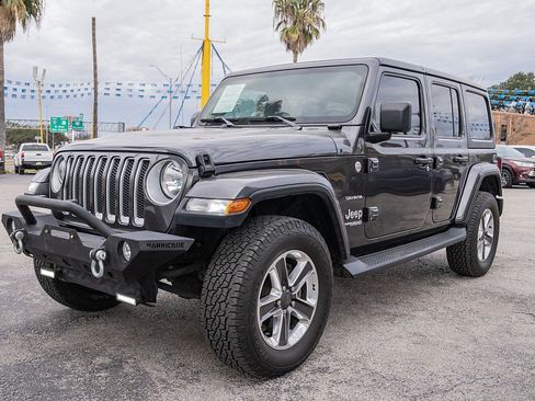 Used 2020 Jeep Wrangler Unlimited Sahara image 9