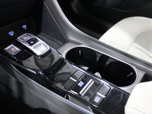 Used 2023 Hyundai Sonata SE FWD image 16