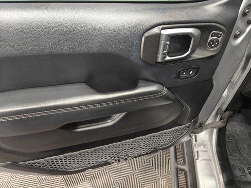 Used 2019 Jeep Wrangler Unlimited Sahara AWD/4WD image 52