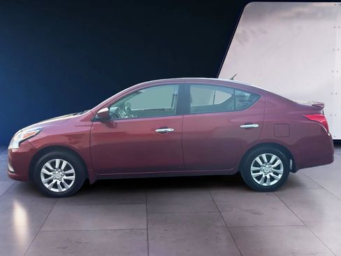 Used 2016 Nissan Versa SV image 2