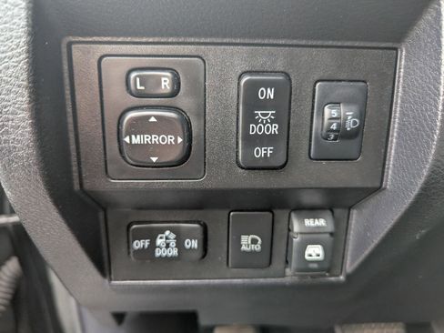 Used 2018 Toyota Tundra Limited image 26