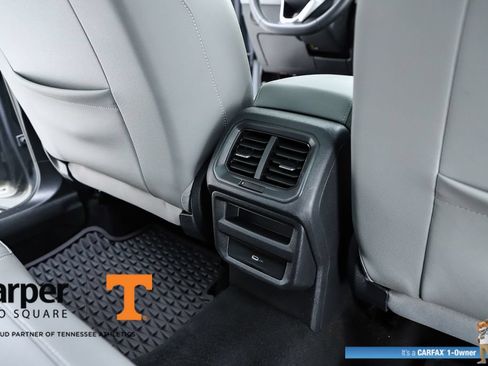Used 2023 Volkswagen Taos SE w/ Panoramic Sunroof Package FWD image 76