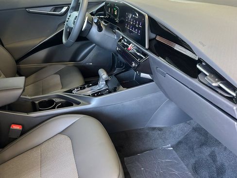 New 2026 Kia Niro EX w/ EX Premium Package FWD image 17