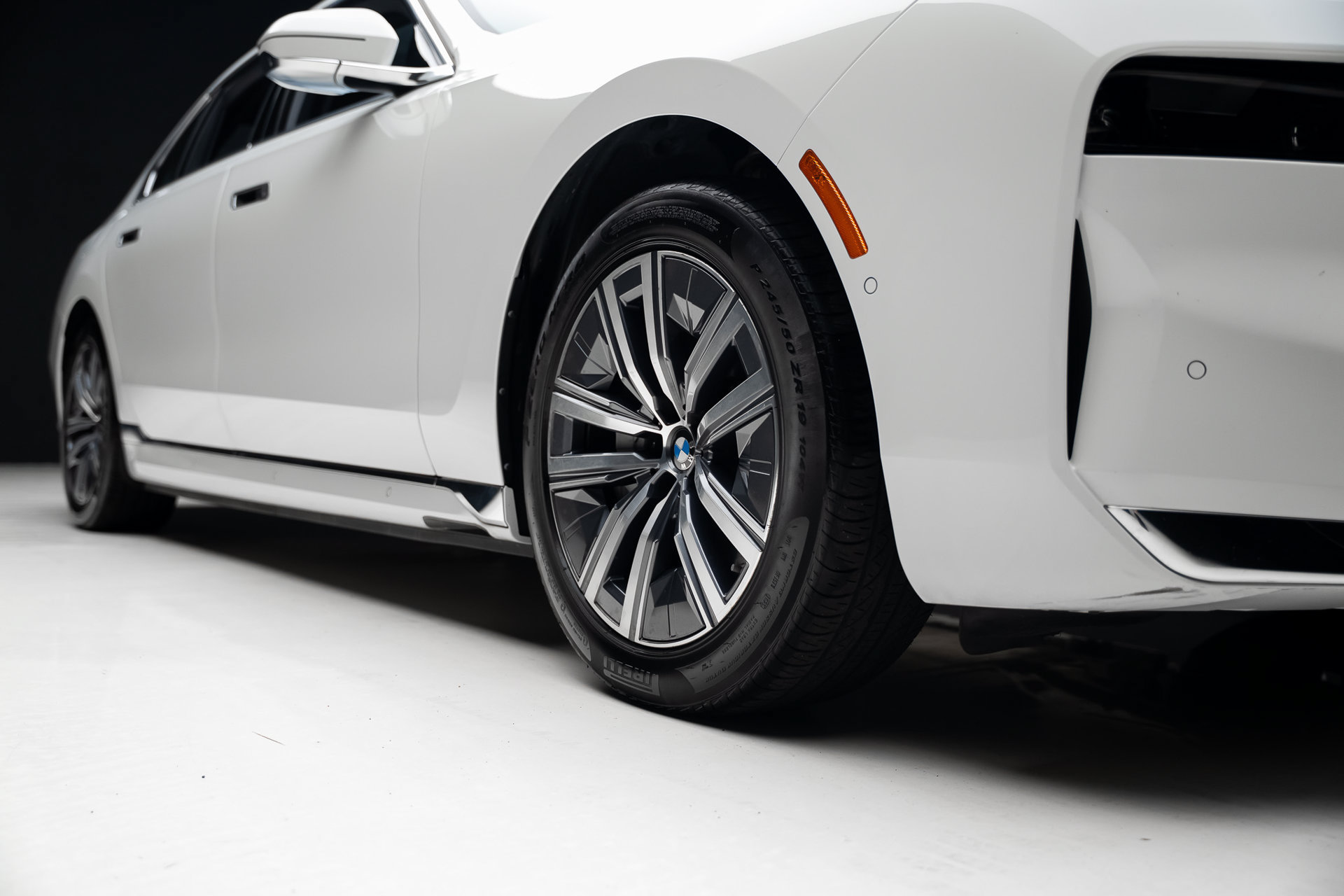 Used 2024 BMW i7 eDrive50 w/ Executive Package RWD image 77