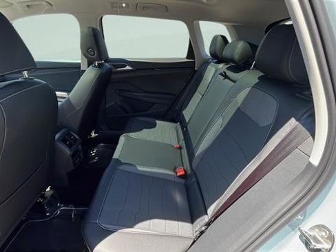 New 2026 Volkswagen Taos SE AWD/4WD image 21
