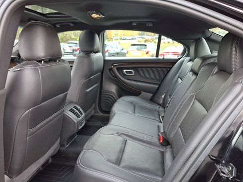Used 2018 Ford Taurus Limited image 10