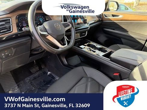 Certified 2025 Volkswagen Atlas SE image 20