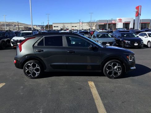 New 2025 Kia Niro EX Touring image 7