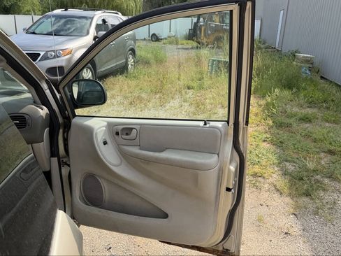 Used 2007 Dodge Grand Caravan SXT FWD image 29