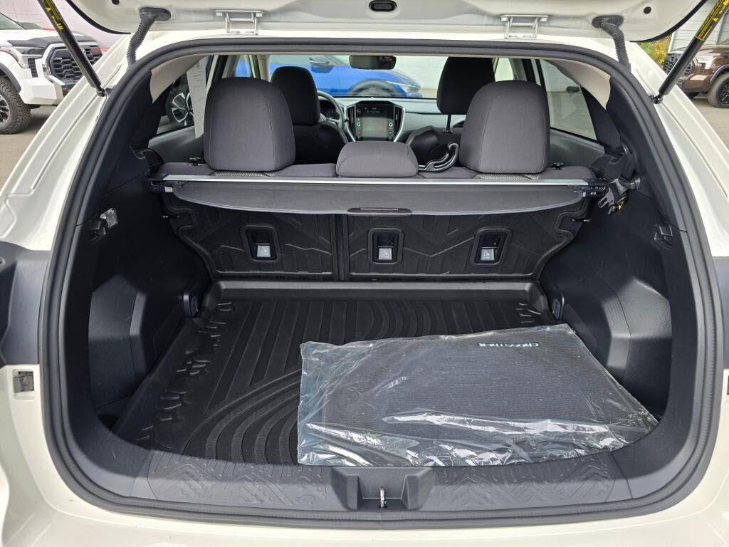 Certified 2024 Subaru Crosstrek 2.0i Premium AWD/4WD image 17