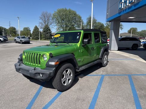Used 2018 Jeep Wrangler Unlimited Sport S AWD/4WD image 7