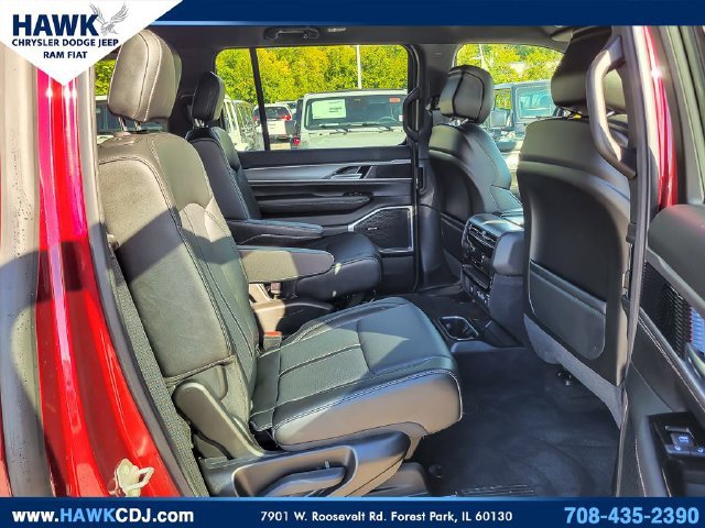Used 2026 Jeep Grand Wagoneer Limited AWD/4WD image 29