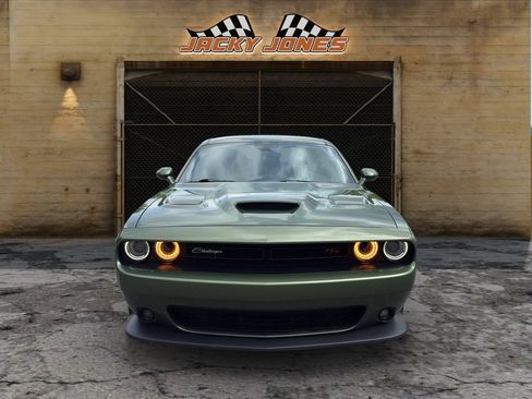 Used 2021 Dodge Challenger R/T Scat Pack RWD image 14