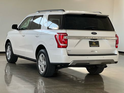 Used 2019 Ford Expedition XLT w/ Equipment Group 202A image 5