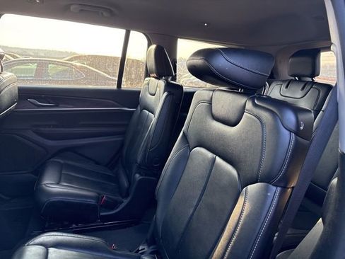 Used 2023 Jeep Grand Cherokee L Limited image 10