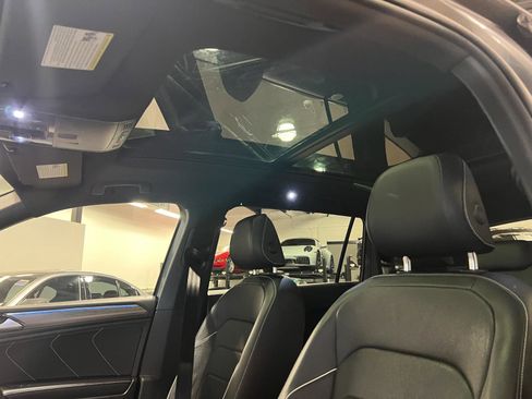 Used 2022 Volkswagen Tiguan SEL R-Line image 22