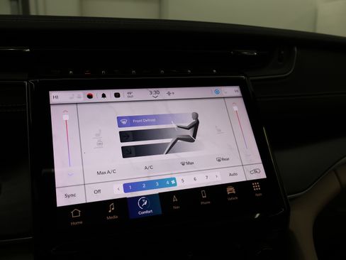 Used 2023 Jeep Grand Cherokee Limited image 52