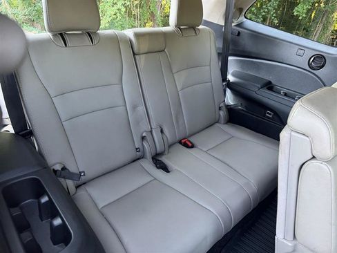 Used 2016 Honda Pilot Touring image 18
