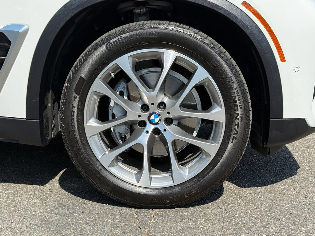 Used 2025 BMW X5 xDrive40i w/ Premium Package AWD/4WD image 15